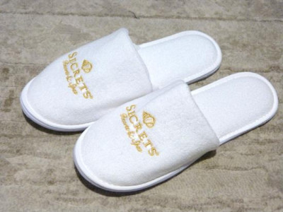 Công ty sản xuất dép cao cấp cho resort và du lich