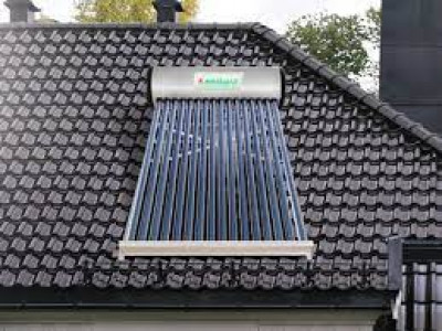 Thợ sửa máy nước nóng năng lượng mặt trời lưu động tại Tphcm