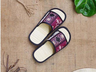 Xưởng gia công dép chiếu uy tín tại TPHCM