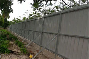 Cơ sở gia công lắp đặt vách tôn, hàng rào tôn tiền chế theo yêu cầu