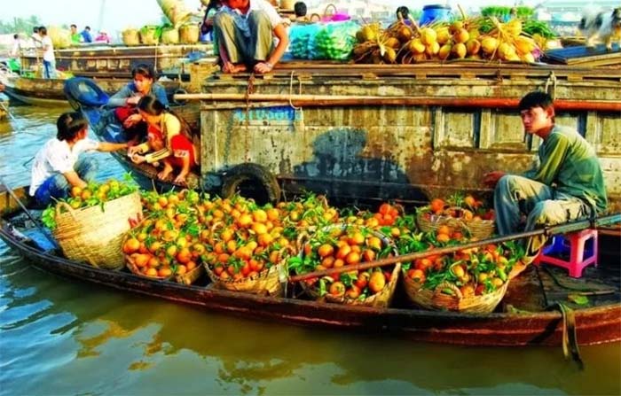 Chợ nổi Cái Bè