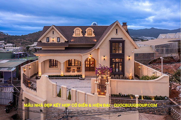 Mẫu nhà đẹp kết hợp cổ điển & hiện đại