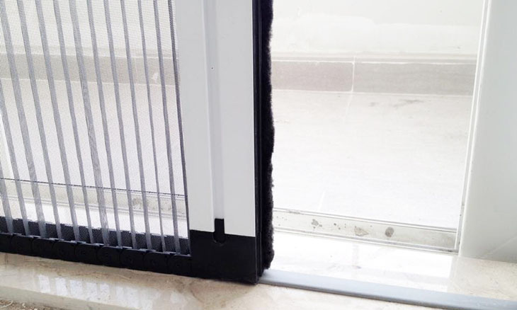 Thi công lắp đặt cửa lưới chống muỗi dạng xếp tại Đồng Nai