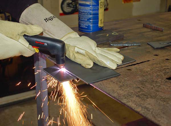 Cung cấp thợ hàn sắt lành nghề thi công tận nơi tại tphcm
