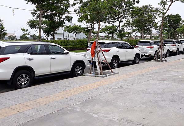 Xe dịch vụ, taxi dịch vụ, cho thuê xe dịch vụ Bình Dương giá rẻ uy tín
