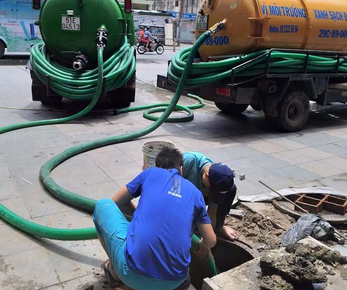 Thông cầu cống nghẹt, hút hầm vệ sinh hầm cầu giá rẽ tại Tân An Long An